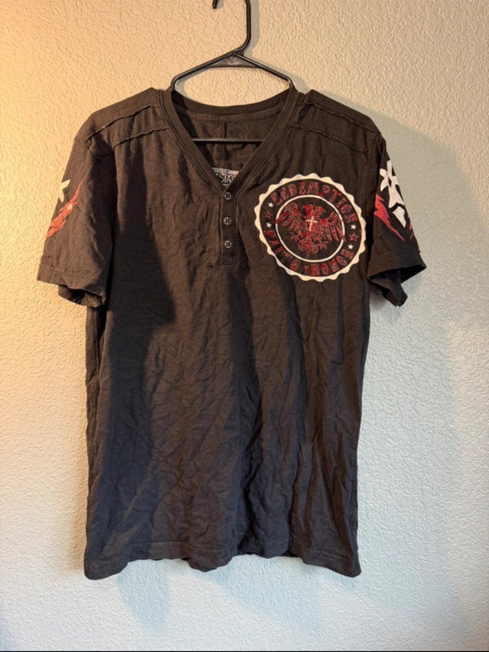 Men's Black Short Sleeve Graphic Henley T-Shirt with Red Crest